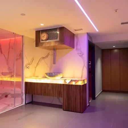 Black Diamond 4* تيرانا