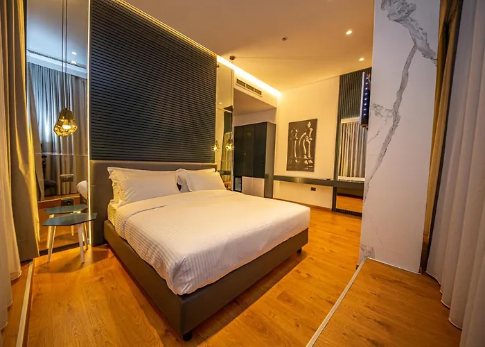 Black Diamond Hotel 4*